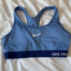 Nike Medium Support Sports Bra